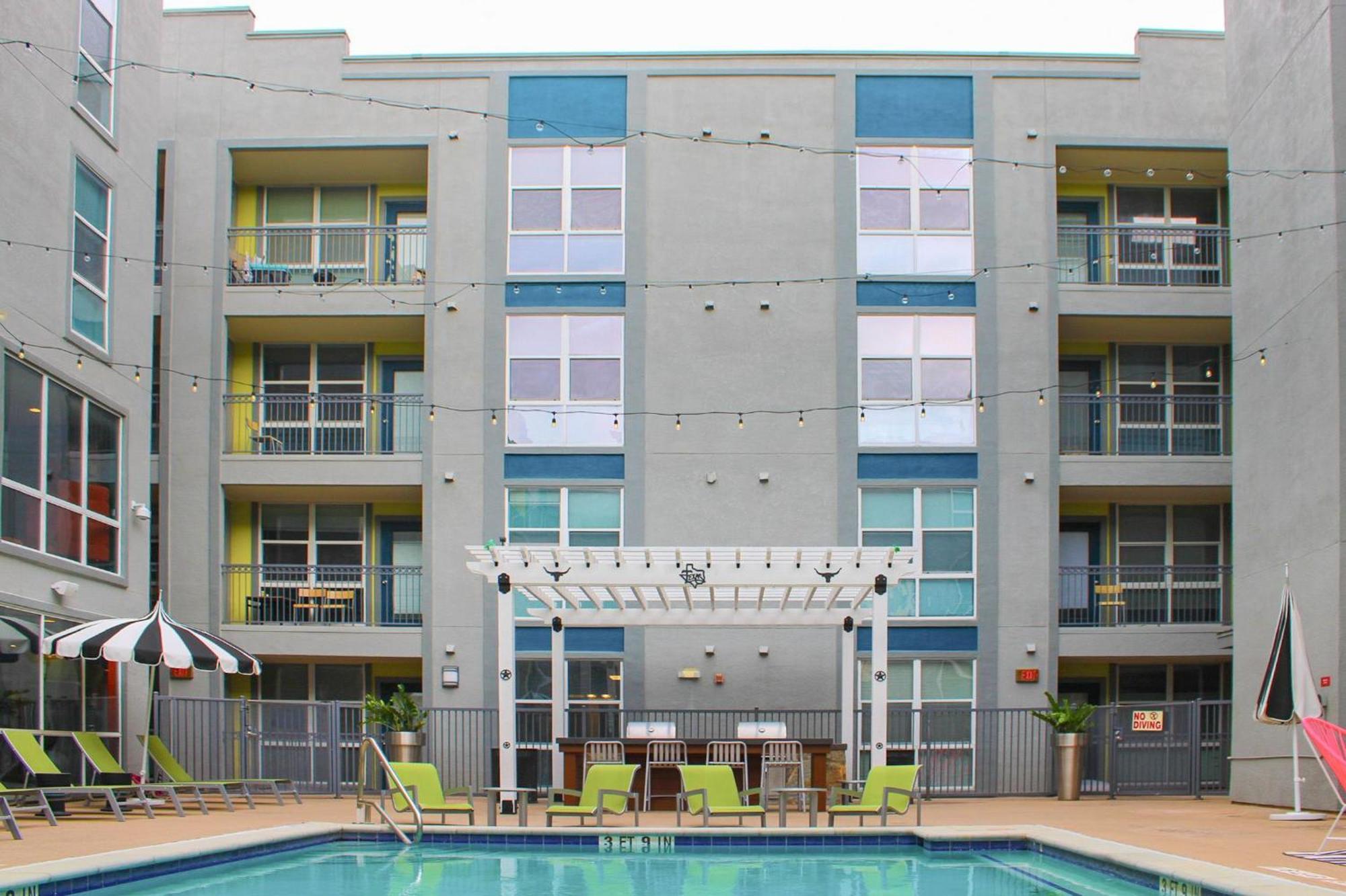 Upstay Condo Games Pool Gym And Bbq Austin Exterior foto